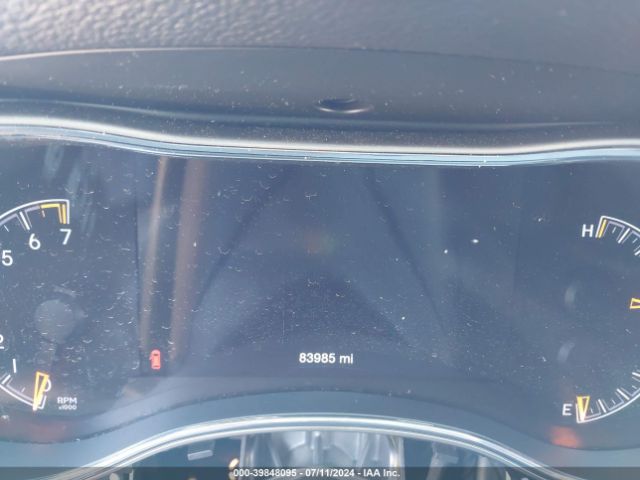 1C4RJEAG8JC380752 Jeep Grand Cherokee Laredo E 4x2