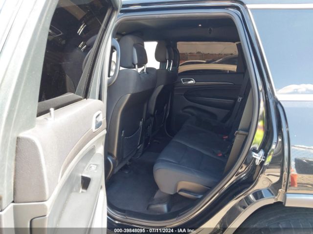 1C4RJEAG8JC380752 Jeep Grand Cherokee Laredo E 4x2