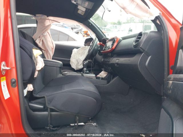 3TMCZ5AN6HM049075 Toyota Tacoma Trd Sport
