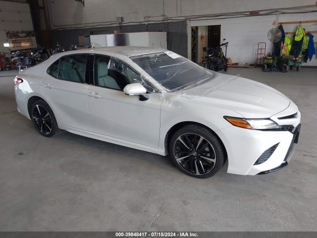 Toyota CAMRY XSE 2018 4T1B61HK2JU129396 main image