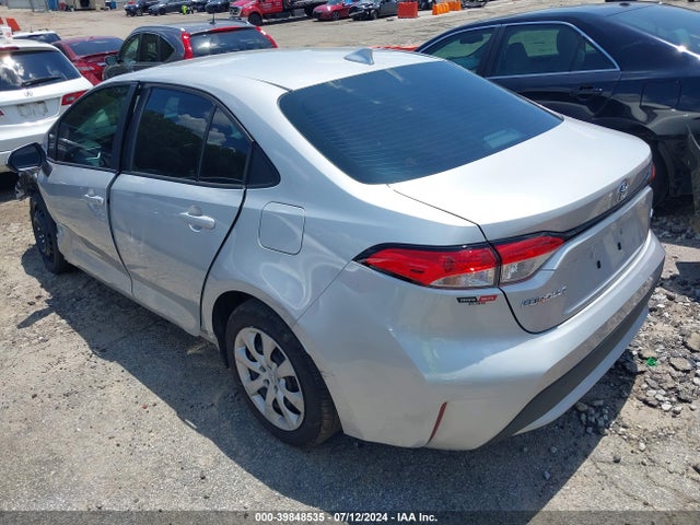 Toyota COROLLA LE 2022 5YFEPMAE5NP386298 Image 3