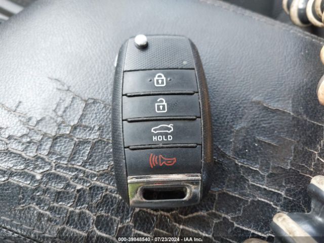 5XXGT4L38KG320798 KIA Optima Lx