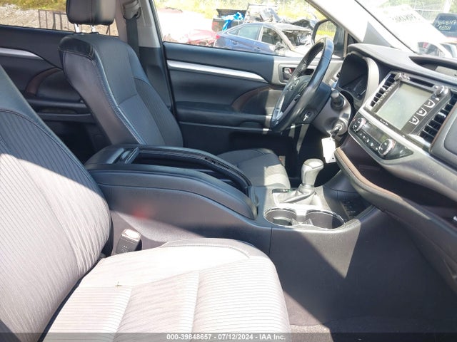 Toyota Highlander Le Plus 2017 5TDBZRFHXHS428215 Image 5