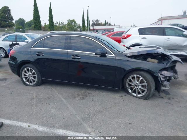 W1K3G4EB5LW042925 Mercedes-Benz A 220
