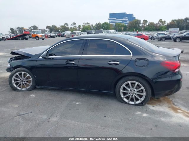 W1K3G4EB5LW042925 Mercedes-Benz A 220