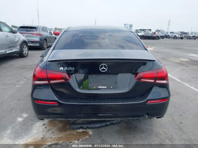 W1K3G4EB5LW042925 Mercedes-Benz A 220