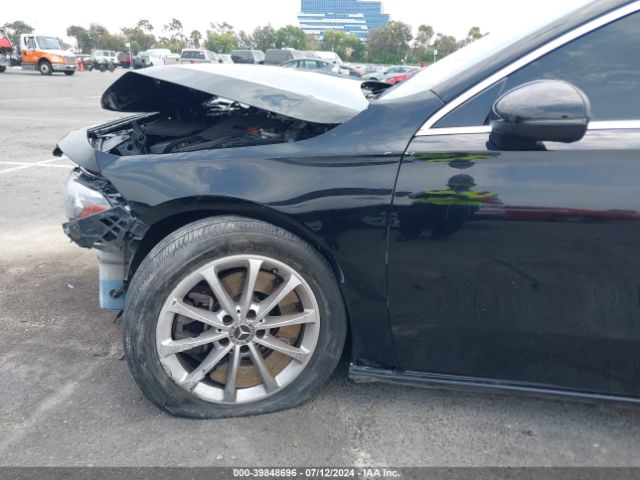 W1K3G4EB5LW042925 Mercedes-Benz A 220