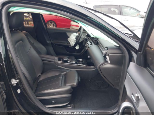 W1K3G4EB5LW042925 Mercedes-Benz A 220