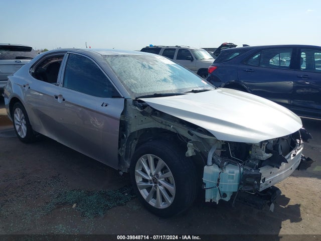 Toyota CAMRY LE 2021 4T1C11AK2MU478575 головне зображення