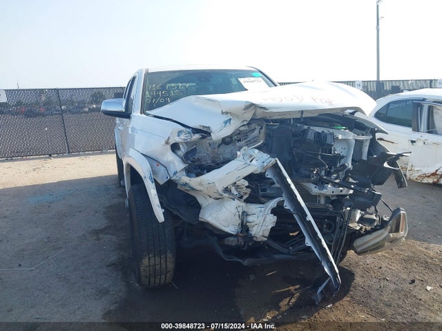 Toyota Tacoma Limited 2018 5TFGZ5ANXJX144515 головне зображення