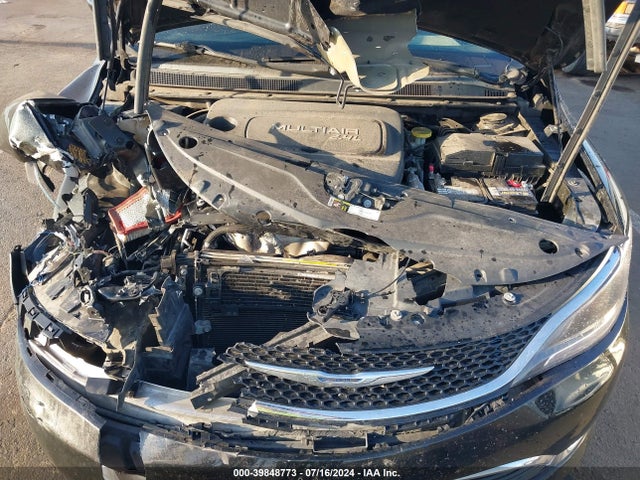 Chrysler 200 Limited 2015 1C3CCCAB9FN758912 Image 10