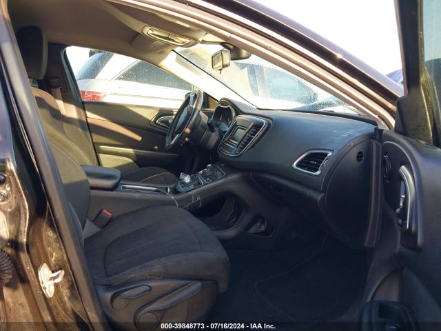 Chrysler 200 Limited 2015 1C3CCCAB9FN758912 Image 5