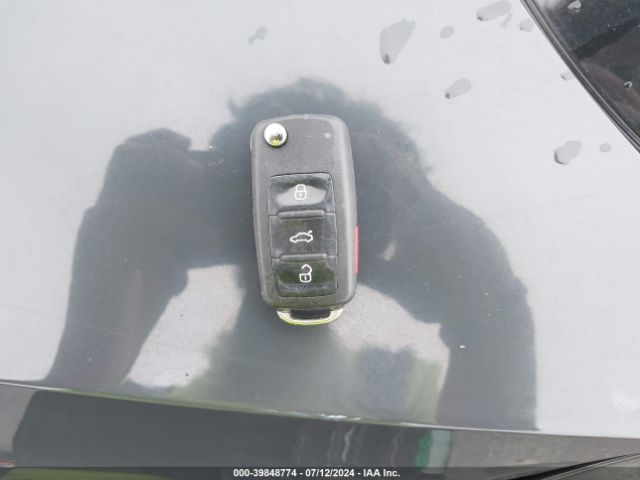 1VWDT7A31HC028374 Volkswagen Passat 1.8t R-line