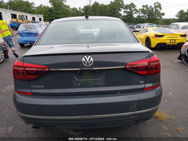 1VWDT7A31HC028374 Volkswagen Passat 1.8t R-line