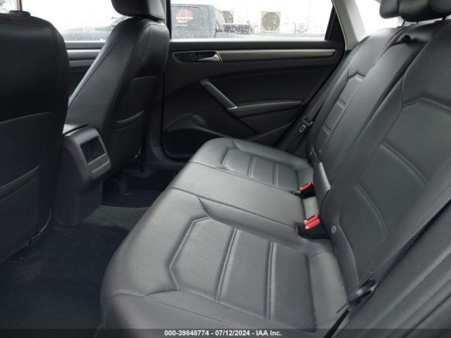 1VWDT7A31HC028374 Volkswagen Passat 1.8t R-line
