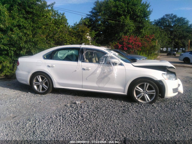 1VWBT7A34EC111462 Volkswagen Passat 1.8t Se