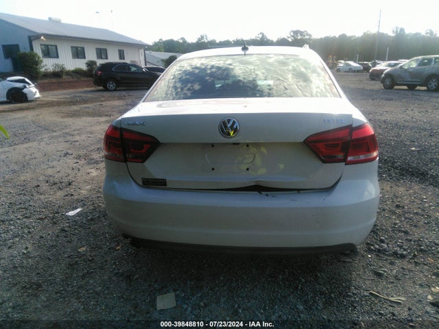 1VWBT7A34EC111462 Volkswagen Passat 1.8t Se