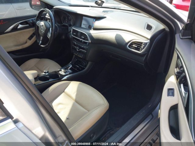 SJKCH5CP6HA031915 Infiniti Qx30 Premium