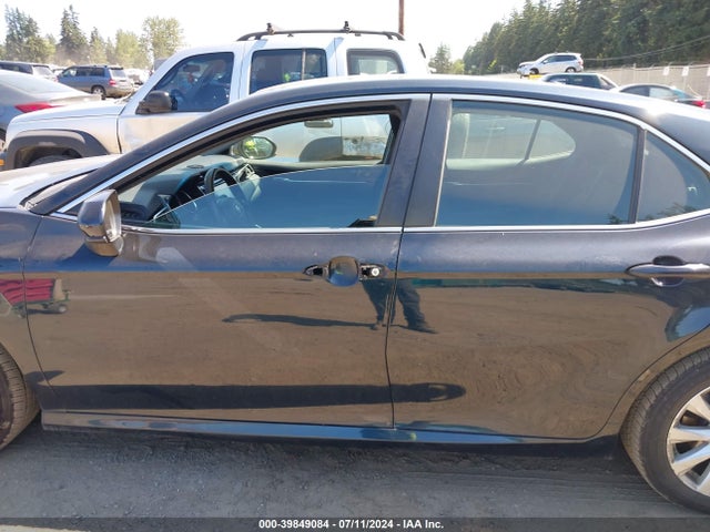 Toyota CAMRY LE 2018 4T1B11HK9JU558761 Image 14