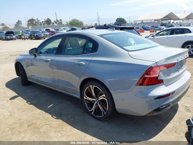 Volvo S60 B5 Plus Dark Theme 2024 7JRL12FL5RG326809 Image 3