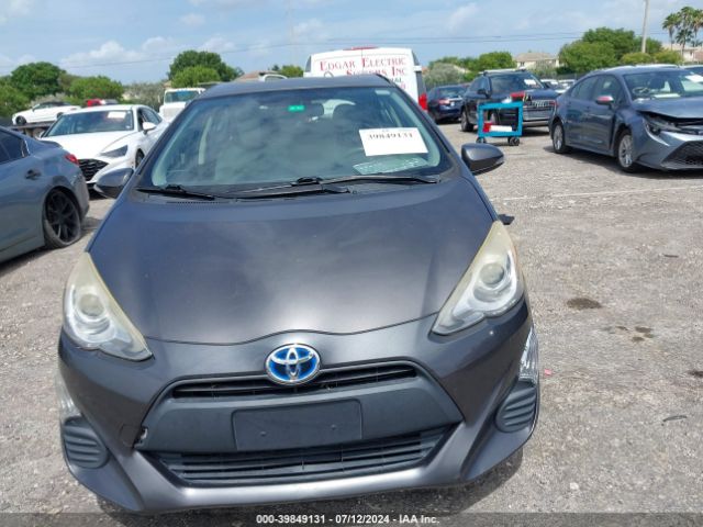 JTDKDTB31G1135921 Toyota Prius C One