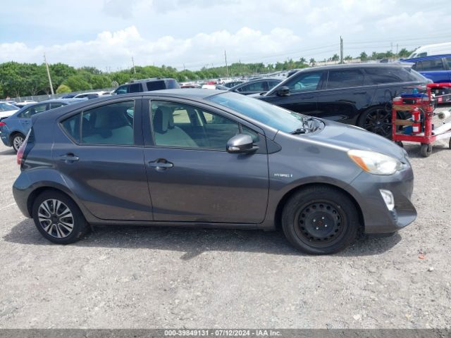 JTDKDTB31G1135921 Toyota Prius C One