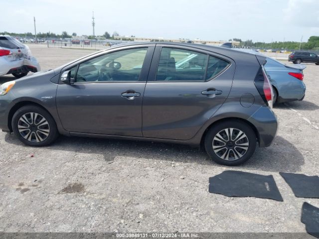 JTDKDTB31G1135921 Toyota Prius C One