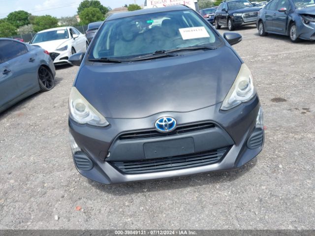 JTDKDTB31G1135921 Toyota Prius C One