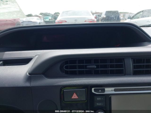 JTDKDTB31G1135921 Toyota Prius C One