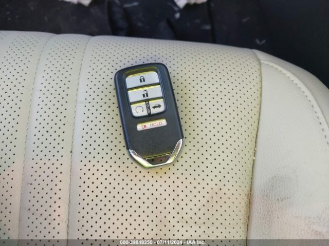 1HGCV1F9XJA033899 Honda Accord Touring