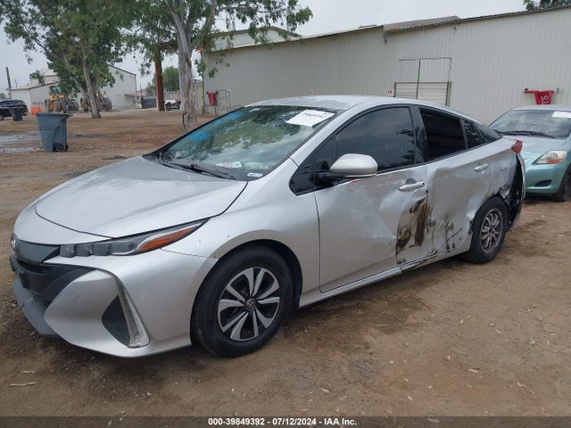 Toyota Prius Prime Premium 2018 JTDKARFP1J3075501 Image 2