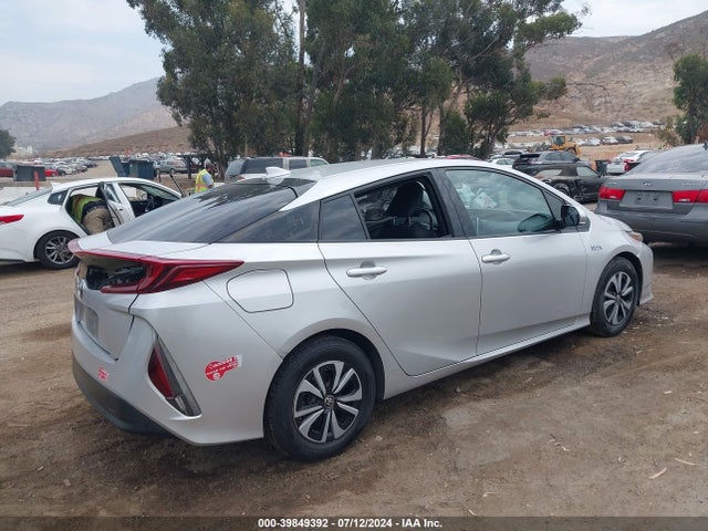 Toyota Prius Prime Premium 2018 JTDKARFP1J3075501 Image 4