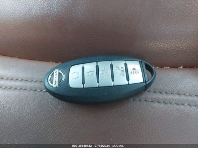JN8AT2MV5JW348845 Nissan Rogue Sl
