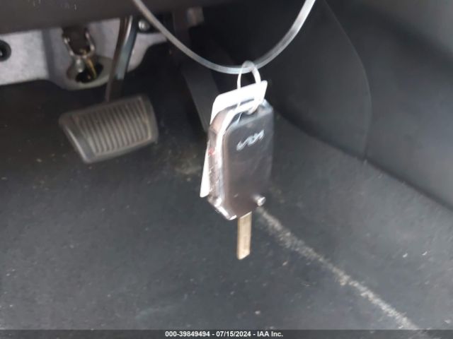KNDJ23AU3N7806558 KIA SOUL LX