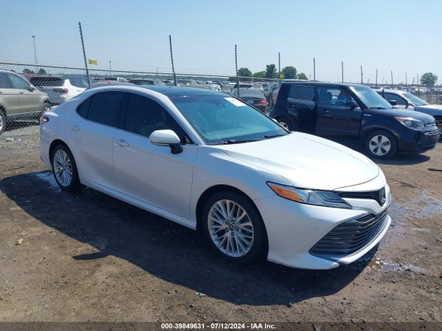 Toyota CAMRY XLE 2018 4T1B11HKXJU159308 main image
