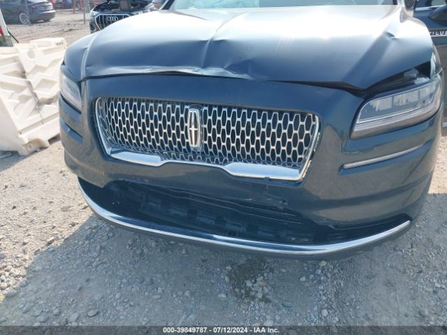 2LMPJ8KP5PBL18046 Lincoln Nautilus Reserve