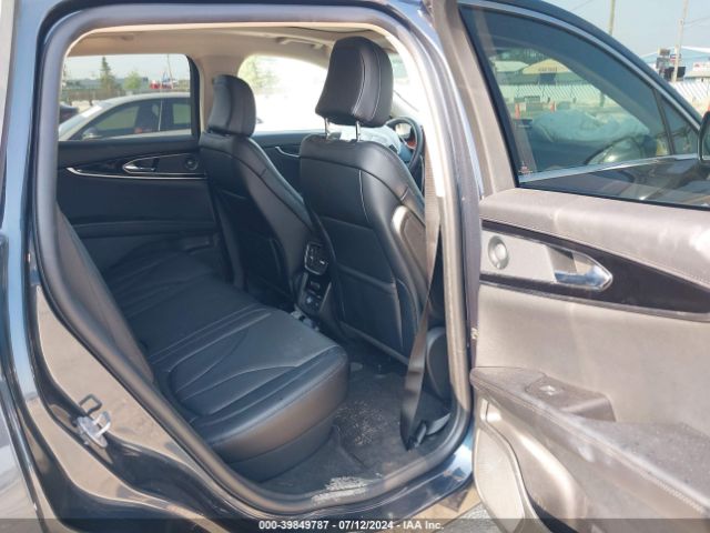 2LMPJ8KP5PBL18046 Lincoln Nautilus Reserve