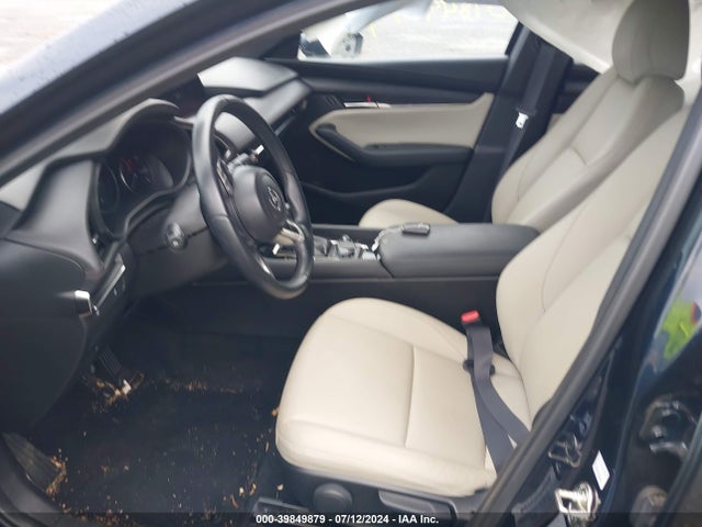 JM1BPAJM8K1135820 Mazda MAZDA3