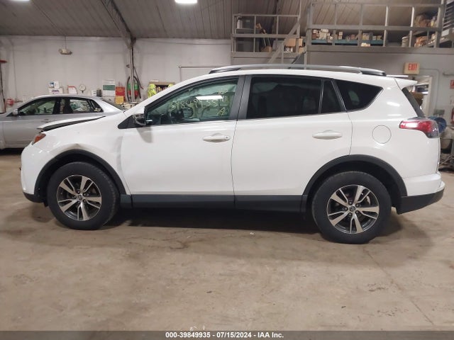Toyota Rav4 Xle 2017 2T3RFREV8HW692613 Image 14