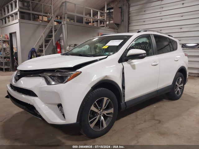 Toyota Rav4 Xle 2017 2T3RFREV8HW692613 Image 2