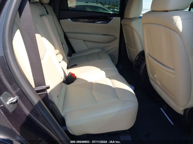 1GYKNARS1HZ210158 Cadillac Xt5 Standard