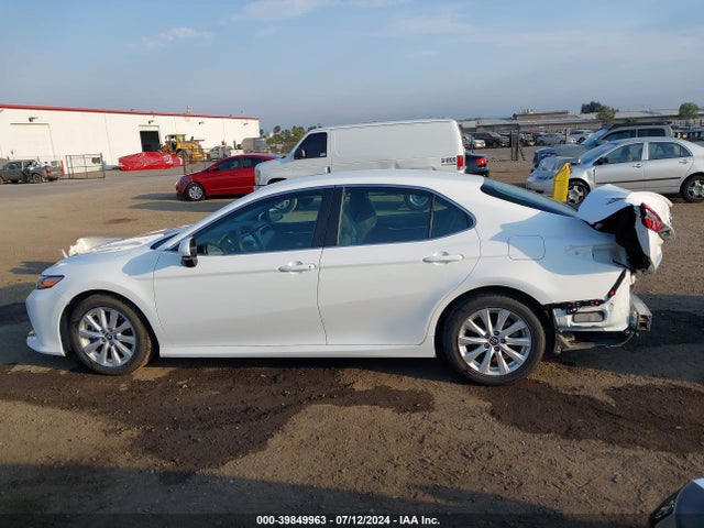 Toyota CAMRY LE 2018 4T1B11HK7JU637135 Image 15