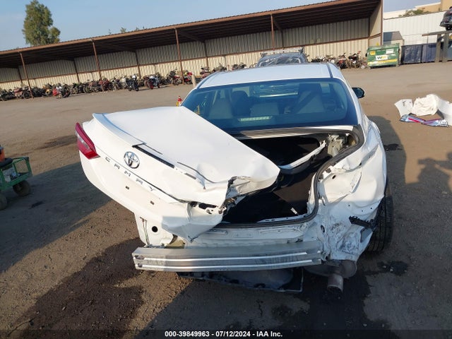 Toyota CAMRY LE 2018 4T1B11HK7JU637135 Image 17