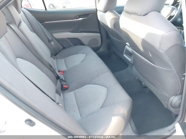 Toyota CAMRY LE 2018 4T1B11HK7JU637135 Image 8