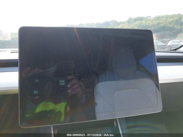5YJ3E1EBXKF195673 Tesla Model 3 Long Range/performance