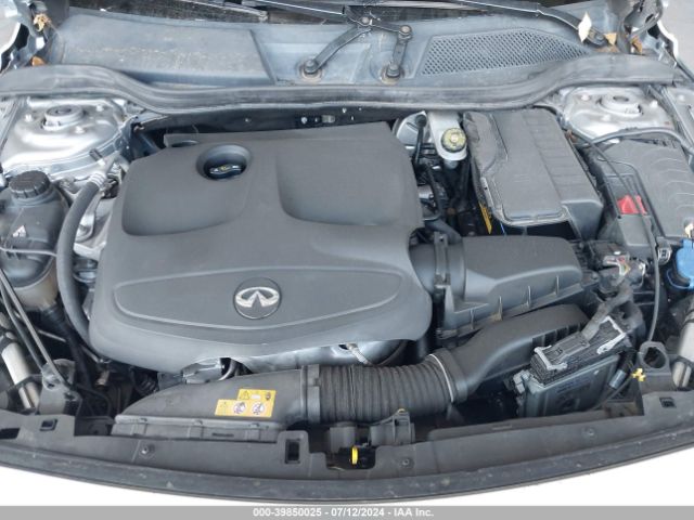 SJKCH5CP0JA054001 Infiniti Qx30 Premium