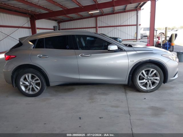 SJKCH5CP0JA054001 Infiniti Qx30 Premium