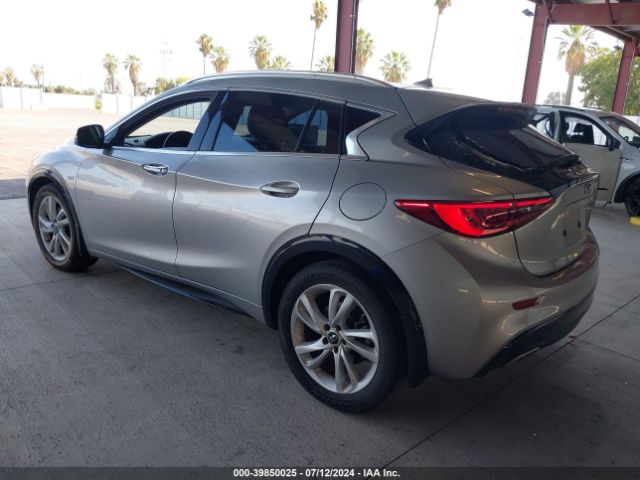 SJKCH5CP0JA054001 Infiniti Qx30 Premium
