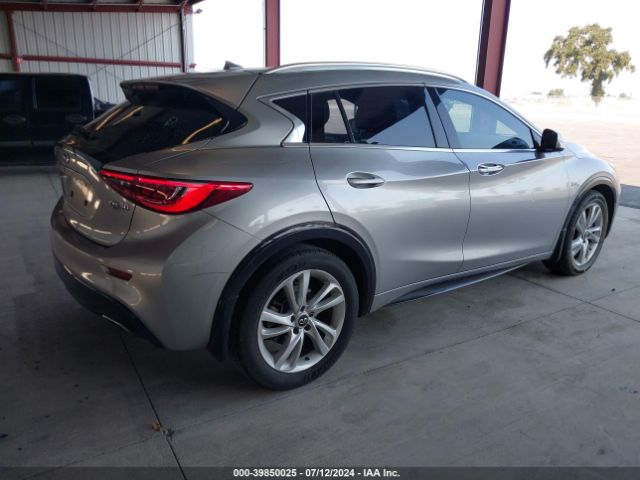 SJKCH5CP0JA054001 Infiniti Qx30 Premium
