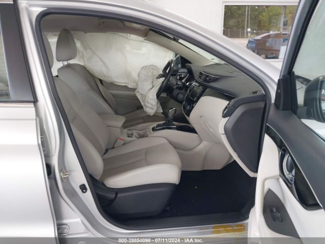 JN1BJ1CP0KW225106 Nissan Rogue Sport Sl